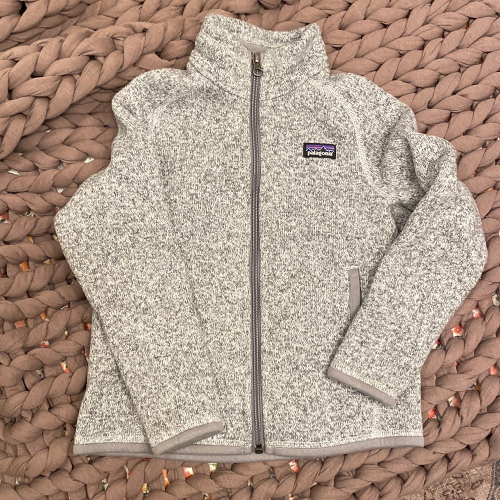 Kids Patagonia Gray Sweater Fleece Zip Up, XS (5-6).